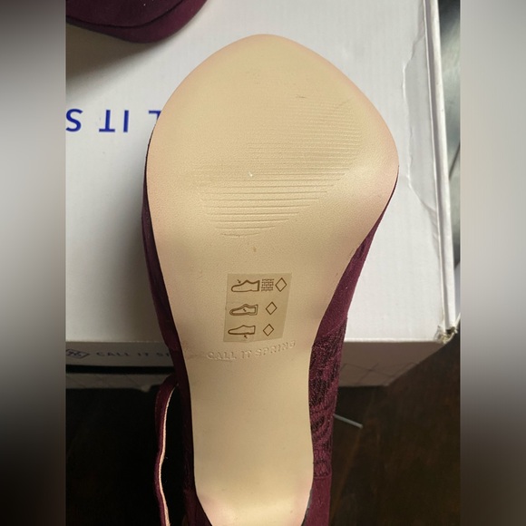 *NEW WITH BOX* Call it Spring Burgundy Heels - Picture 9 of 9